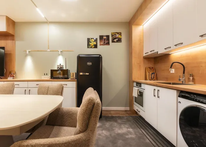 Getaway- & Summer Activities , Sleep 6 * Banszko