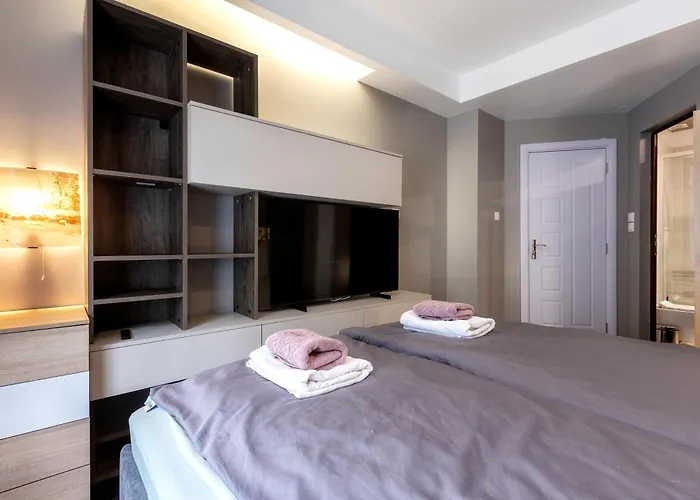 Getaway- & Summer Activities , Sleep 6 Banszko