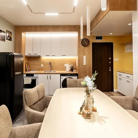شقة Cozy 2Bd Apt With 100Sqm Patio For 6 *