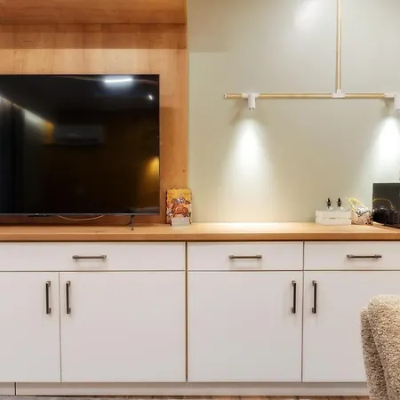 شقة Cozy 2Bd Apt With 100Sqm Patio For 6 *