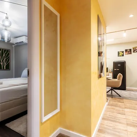 Cozy 2Bd Apt With 100Sqm Patio For 6 شقة *