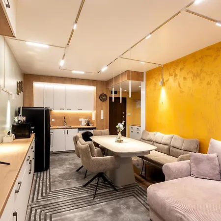 Cozy 2Bd Apt With 100Sqm Patio For 6 *