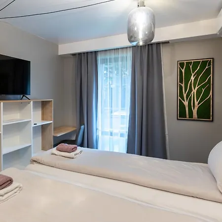 Cozy 2Bd Apt With 100Sqm Patio For 6 شقة