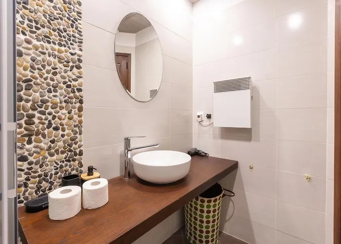 Apartment Getaway- & Summer Activities , Sleep 6