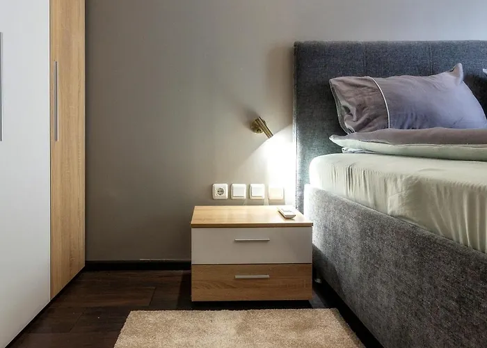 Apartment Getaway- & Summer Activities , Sleep 6